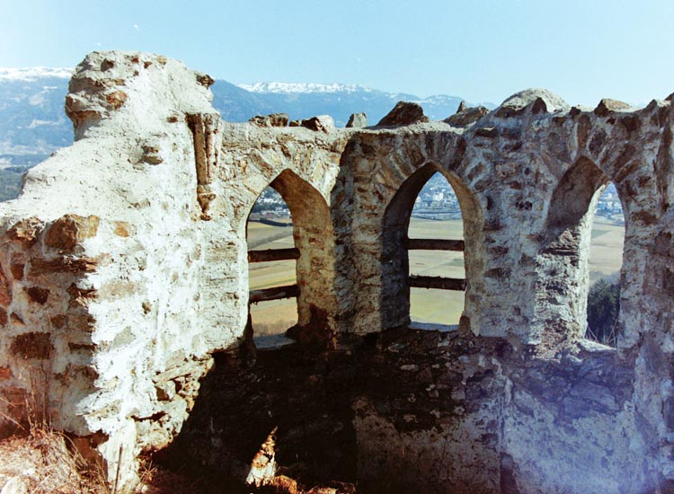 Ortenburg, Aspsis der Burgkapelle 1998